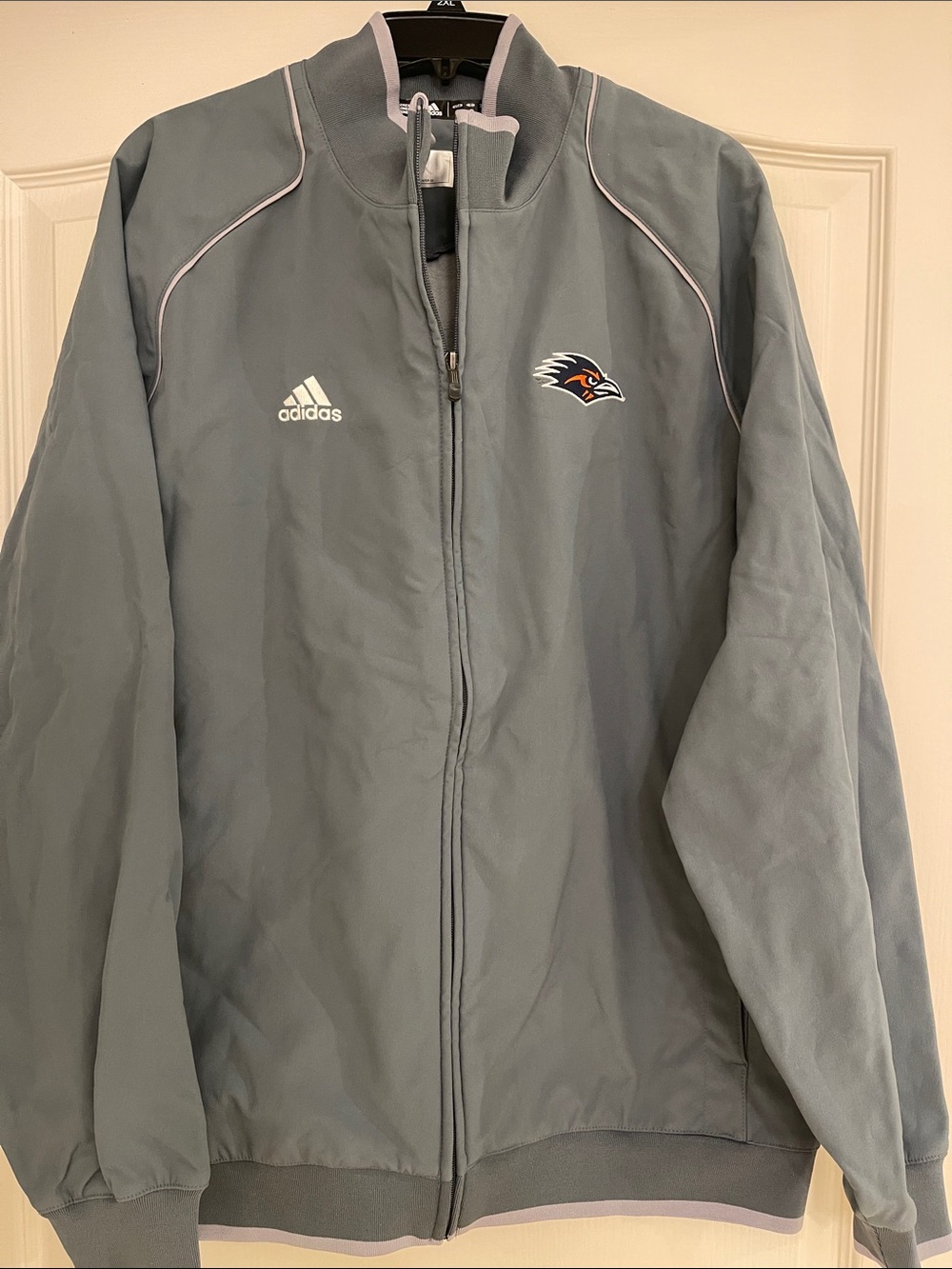adidas Men’s Light Gray Full-Zip Windbreaker with UTSA Team Crest